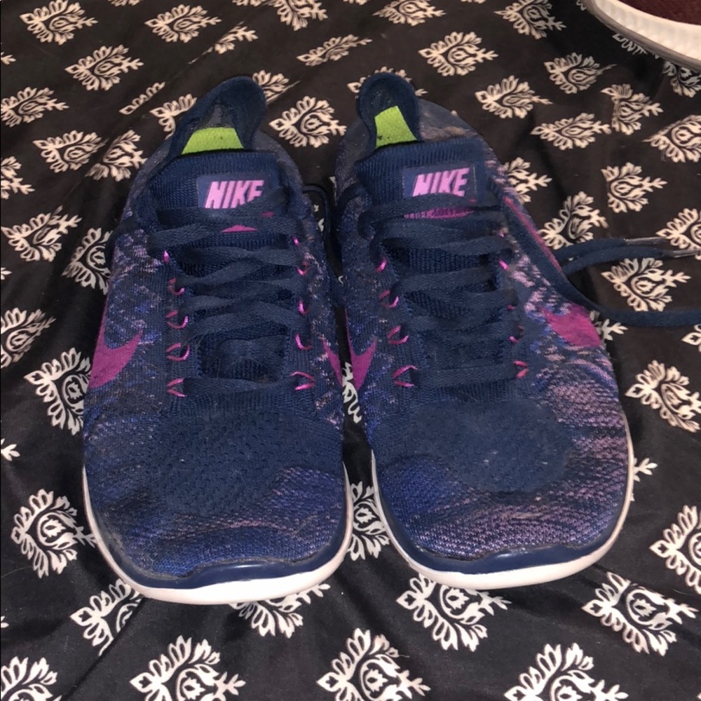 Nike running shoes 👟